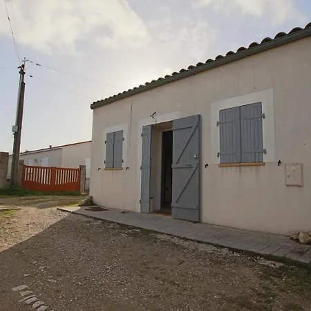 Holiday Home In A Dead End Near The Island Of Oleron